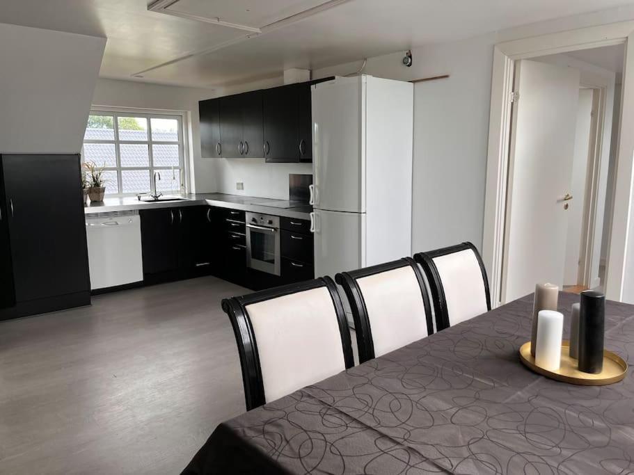 Stor Rummelig Lejlighed Med Egen P-Plads Kolding Luaran gambar